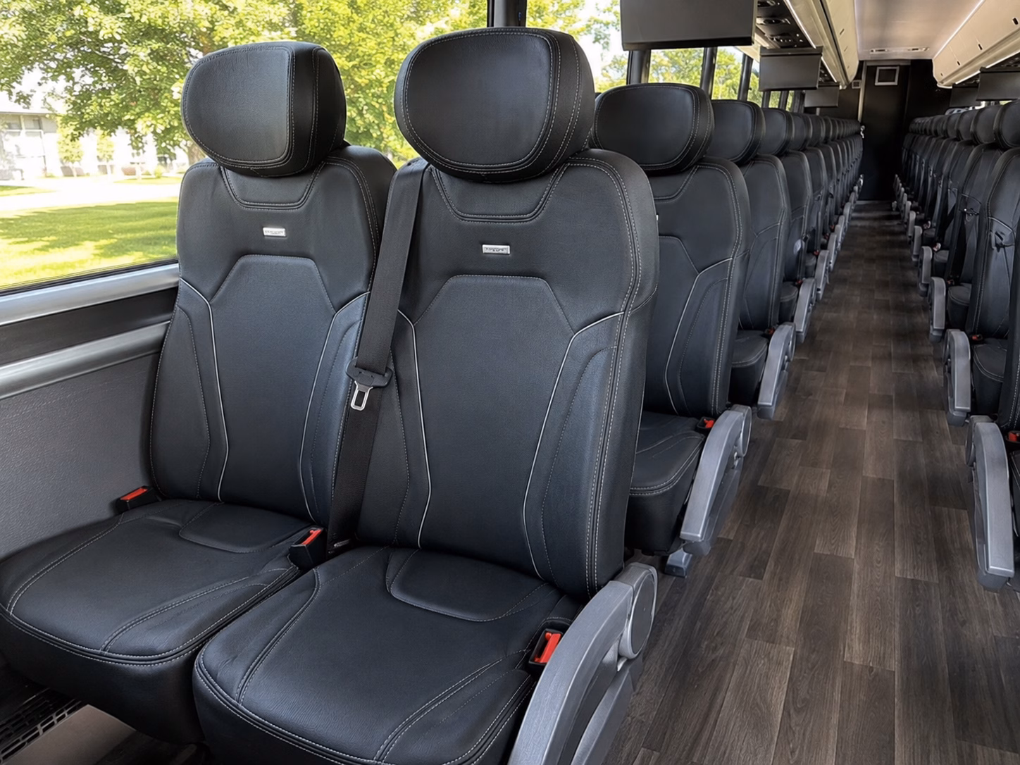 mountain venue wedding shuttles to sundance and midway
